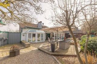 Haus kaufen in 51545 Waldbröl, Wohnen und Arbeiten: Attraktives Wohnhaus mit Einliegerwohnung + Gewerbeteil im Anbau