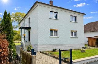 Haus kaufen in 96328 Küps, Solides Zweifamilienhaus mit großen Garten in zentraler Lage von Küps