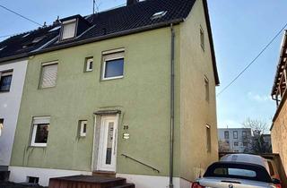 Haus kaufen in 66125 Saarbrücken, Zweifamilienhaus mit Garage in attraktiver Wohnlage - Uninähe!