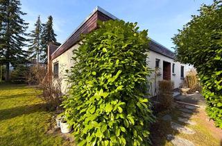 Haus kaufen in 96482 Ahorn, Ruhig gelegener Bungalow mit schönem Garten, Garage und Nebengebäude mit Einliegerwohnung