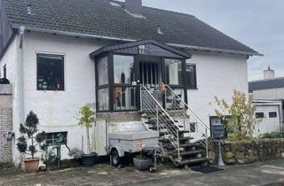 Haus kaufen in 30900 Wedemark, Freistehendes 1-2 Familienhaus