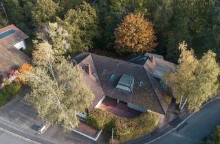 Haus kaufen in 96482 Ahorn, Beeindruckendes Walmdachhaus mit Blick ins Grüne und Tiefgarage