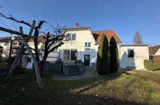 Einfamilienhaus kaufen in Mühlstraße 10, 73257 Köngen, Einfamilienhaus mit Einliegerwohnung und großem Garten