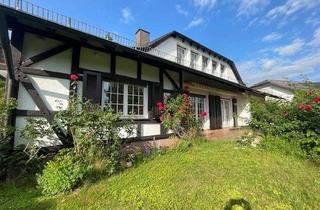 Haus mieten in 63303 Dreieich, Exklusive Landhaus Villa für gehobene Wohnansprüche in Villenlage!