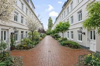 Wohnung kaufen in 22303 Winterhude, Winterhude: Altbaucharme in begehrter Hinterhoflage am Mühlenkamp