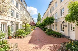 Wohnung kaufen in Mühlenkamp, 22303 Winterhude, Winterhude: Altbaucharme in begehrter Hinterhoflage am Mühlenkamp