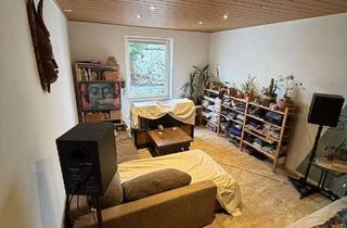 WG-Zimmer mieten in Riegelpfad 26, 35392 Gießen, WG-Zimmer in super Lage mit Wohnzimmer, großer Küche, Garten und zwei flauschigen Mitbewohnerinnen