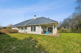 Haus kaufen in 26446 Friedeburg, Friedeburg-Dose: Traumhaftes Holz-Landhaus im amerikanischen Stil, ca. aus 2008 in idyllischer Lage