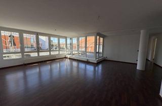 Wohnung mieten in Äußere Schneeberger Straße, 08056 Zwickau, Großzügige Vier-Raum-Wohnung mit Terrasse