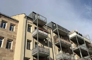 Wohnung kaufen in 90762 Fürth, HELLE ZWEIZIMMER DG-WOHNUNG - BALKON - PARKETT - EINBAUKÜCHE - ERBBAURECHT - VERMIETET