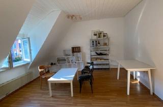 Wohnung kaufen in 89231 Neu-Ulm, Neu-Ulm - 3-Zimmer-Wohnung an der Glacis-Galerie