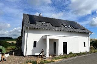 Haus kaufen in 54570 Pelm, Pelm - Modernes Zweifamilienhaus mit 40-Plus-Standard in Kirchweiler