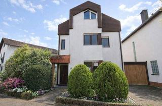 Einfamilienhaus kaufen in 76437 Rastatt, Rastatt - Viel Platz für die Familie - Freistehendes Einfamilienhaus mit Garten, Garage und 3 Stellplätzen