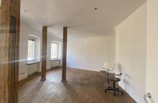 Wohnung kaufen in Scheuernbergstraße 12, 75173 Südweststadt, Wohnen und arbeiten am Stadtpark