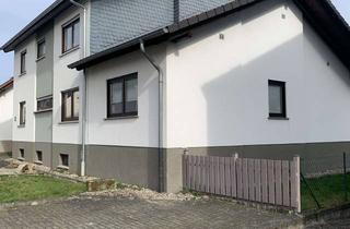 Wohnung mieten in Hessenstein 29, 55743 Idar-Oberstein, Gepflegte 3-ZKB-Wohnung mit Balkon im 1.OG in Idar-Oberstein (Weierbach)