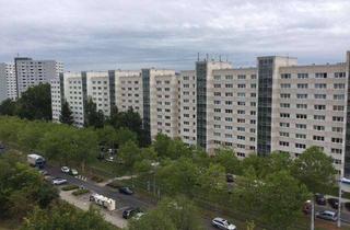 Wohnung mieten in Prohliser Allee 11, 01239 Prohlis-Süd, Wir sanieren für Sie! Ihre neue 4-Zimmer-Wohnung wartet.