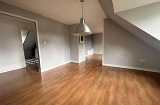 Wohnung mieten in Hochemmericherstr. 59, 47226 Hochemmerich, 2,5 Zimmer - Altbau - Dachgeschoss