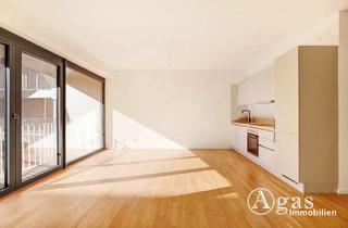 Wohnung mieten in Zimmerstraße 98, 10117 Mitte, Wunderschöne 3 Zimmer-Wohnung mit ca. 81m², EBK und Südbalkon mit Gartenblick in Berlin-Mitte!