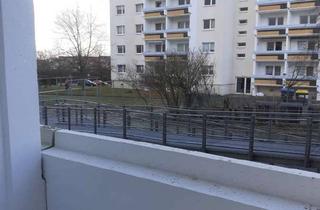 Wohnung mieten in Gabelsbergerstraße, 04668 Grimma, Schöne 2RWE mit Balkon, bodenbündiger Dusche, EBK sucht genau Sie!