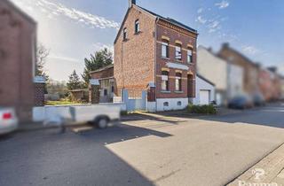 Doppelhaushälfte kaufen in 41515 Grevenbroich, Doppelhaushälfte mit Entwicklungspotenzial in guter Lage von Grevenbroich