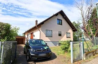 Haus kaufen in 51503 Rösrath, Freistehendes, geräumiges Wohnhaus auf 790 m²-Grundstück
