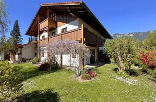 Haus kaufen in 83246 Unterwössen, Gepflegte, geräumige Haushälfte mit 2 Bädern, Gäste-WC, offenem Kamin und 2 Garagen in ruhiger Lage