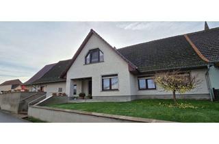 Haus kaufen in 17089 Bartow, Charmantes Haus mit Ausbaureserve und Dreifachgarage – perfekt für neue Ideen