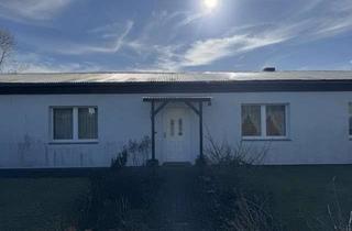 Haus kaufen in 19077 Rastow, Viel Platz auf einer Ebene: Großzügiger Bungalow mit Potenzial im Schweriner Umland