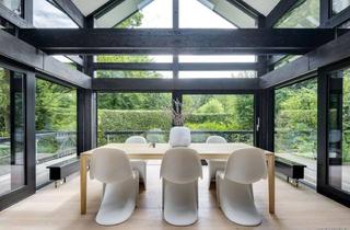 Anlageobjekt in 82335 Berg, Berg: Architektur trifft Natur – Sonnenverwöhntes Designhaus auf liebevoll angelegtem Parkgrundstück