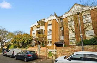 Wohnung kaufen in 50858 Junkersdorf, Stilvoll wohnen mit Gartenblick – Modernisierte Erdgeschosswohnung mit Terrasse in Bestlage