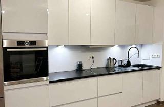 Wohnung kaufen in 81829 München, Stilvolle 2-Zimmer-Wohnung mit großer Sonnenterrasse