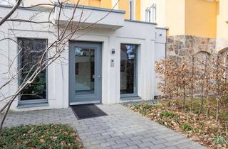 Wohnung kaufen in 14163 Zehlendorf, Traumhafte EG-Wohnung in kernsanierter historischer Villa mit großem Garten - Bestlage Zehlendorf