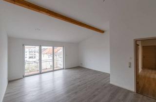 Wohnung mieten in Hallesche Strasse 30, 06842 Innenstadt, 3 Raum Dachgeschoßwohnung mit Einbauküche