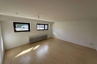 Wohnung mieten in Banzhafstraße, 75428 Illingen, Frisch renovierte, helle 3-Zimmer-Wohnung mit Tageslichtbad und Carport in Top Lage von Illingen