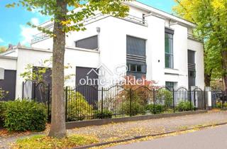 Villa kaufen in 40472 Düsseldorf, Premium Villa am Wald mit Penthouse