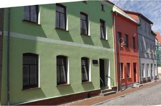 Haus kaufen in 18258 Schwaan, Flexibles Wohnhaus mit 2 Wohnungen und Nebenräumenin der Altstadt von Schwaan
