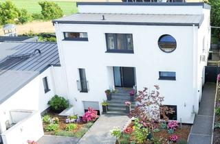 Villa kaufen in 38122 Broitzem, Modernes Architektenhaus in Feldrandlage von Braunschweig-Broitzem – Pool, Weitblick
