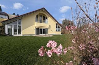 Einfamilienhaus kaufen in 73066 Uhingen, Hochwertiges Einfamilienhaus in Aussichtslage mit großem gepflegten Garten, Garagen und Carport