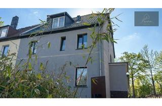 Anlageobjekt in 13053 Alt-Hohenschönhausen, Historischer Charme trifft modernen Wohnkomfort: Großzügige Doppelhaushälfte mit drei Wohneinheiten