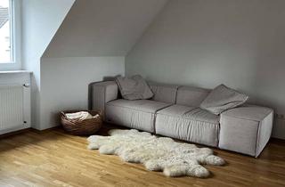 Immobilie mieten in Briloner Straße, 51109 Merheim, Helle 3-Zimmer-Dachgeschosswohnung (70 m²) mit Balkon – teilweise möbliert – ruhige Lage nahe Parks