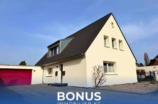 Einfamilienhaus kaufen in 47809 Krefeld, Krefeld - Gepflegtes Einfamilienhaus mit großem Gartengrundstück: Modernisiert, vielseitig und ruhig!