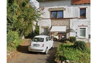 Haus kaufen in 56759 Kaisersesch, Kaisersesch - Sanierungsbedürftiges Haus mit 5 Wohneinheiten zu verkaufen