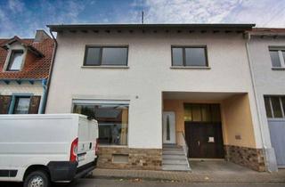 Haus kaufen in 69190 Walldorf, Walldorf - Großzügiges Wohnhaus mit 3 Etagen - ideal für mehrere Generationen