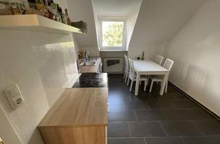 Wohnung mieten in 51103 Höhenberg, Gemütliche Dachgeschosswohnung mit 2 Zimmern und Wohnküche - Gute Anbindung