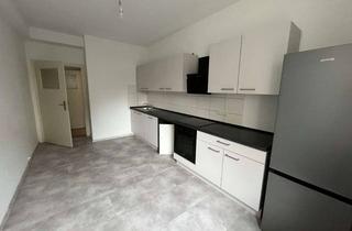 Wohnung mieten in Sandhoferstraße 28, 68305 Waldhof, 2 Zimmer, Küche, Bad Wohnung in Mannheim-Waldhof , Altbaucharme, Erstbezug nach Renovierung