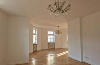 Wohnung mieten in 81675 Bogenhausen, Wunderschöne 2-Zimmer Altbauwohnung am Friedensengel direkt vom Eigentümer