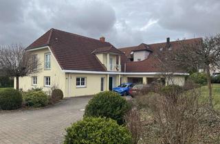 Haus kaufen in Marie-Curie-Straße 10, 91448 Emskirchen, Großzügiges EFH mit 277m2 Wohnfläche, Balkon, Loggia und Garten, A+