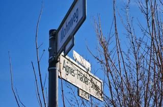 Haus kaufen in 12524 Altglienicke, rechteckig*praktisch*realgeteilt: leeres Reihen-Mittel-Haus mit SÜD-WEST-Garten *Garage *5 Zimmer