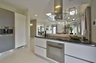 Haus kaufen in 25788 Hollingstedt, Architektur in der Schwebe: Exklusives Wohnerlebnis auf zwei Etagen.