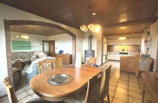 Haus kaufen in 37276 Meinhard, Großzügiges Zuhause mit Einliegerwohnung, Terrasse u Grundstück